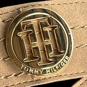 🏝️☀️🛳️ Tommy Hilfiger Tan Wedge Sandals with Cork Platform